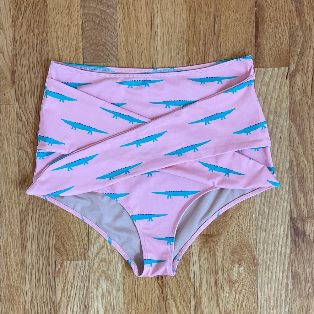 Kortni Jeane gators tie front swim bottoms